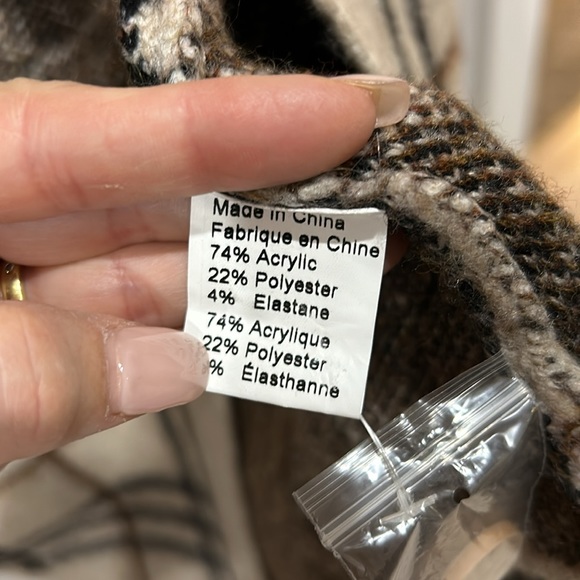 Lyla + Luxe Fiona Knit Plaid Coat - Picture 7 of 8